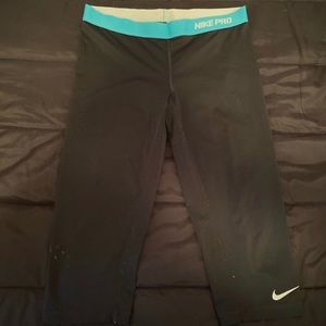 Nike pro capris